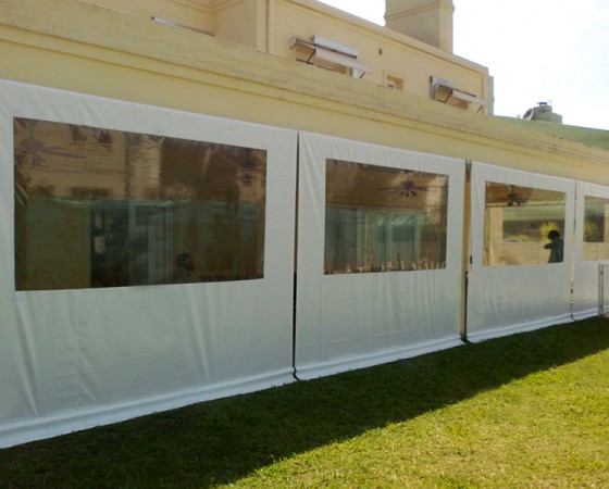 Cortinas con ventana PVC